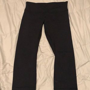 Lululemon wonder under crops